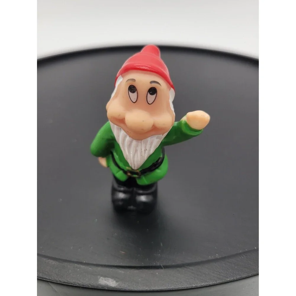 Disney Co vintage Snow White Seven Dwarfs Bashful Dwarf Plastic Figure toy 2.5